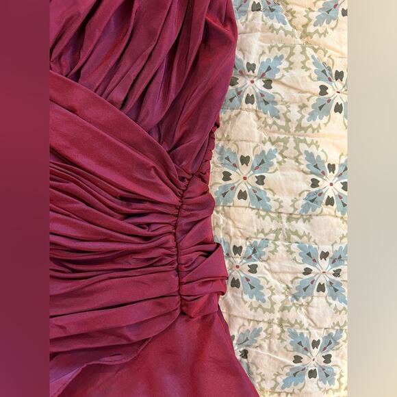 Vintage Tadashi 90s/Y2K Iridescent Ruched Knee Length Dress w Ruffles - Picture 4 of 15